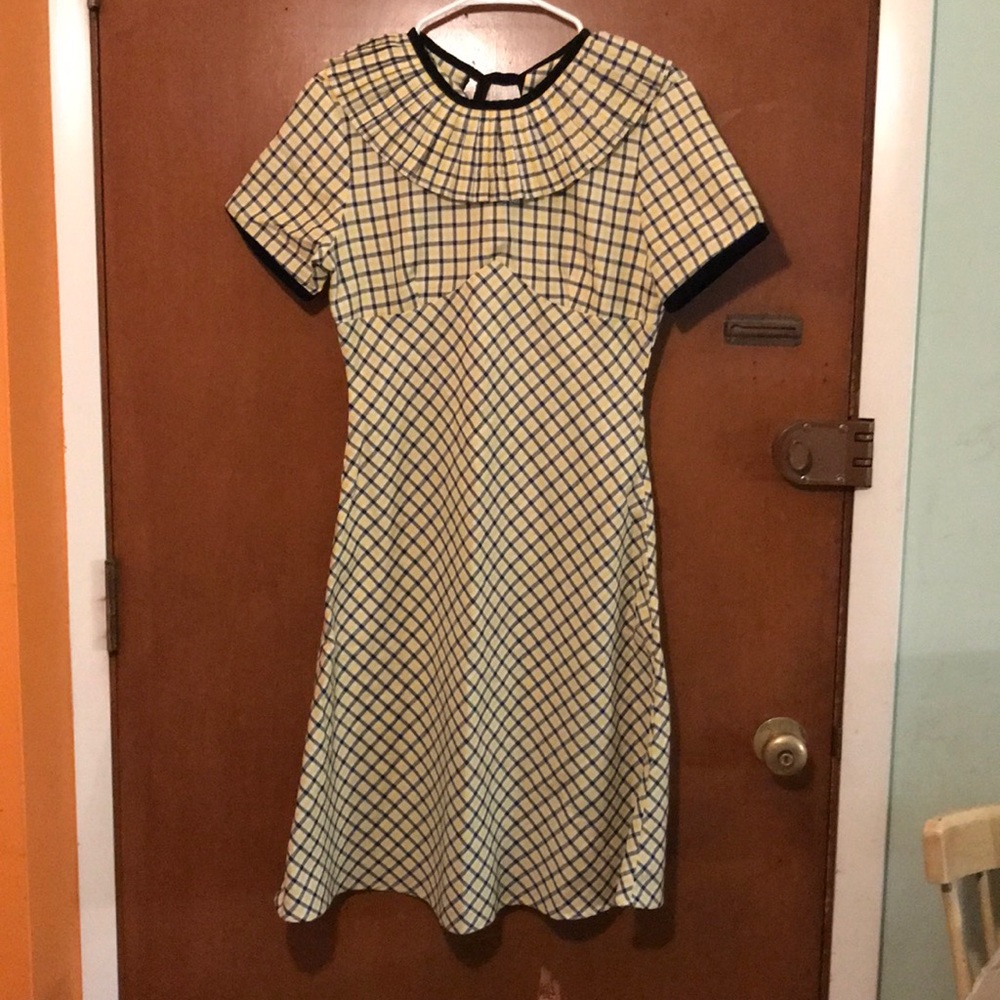Short-Sleeved Yellow Plaid Dress